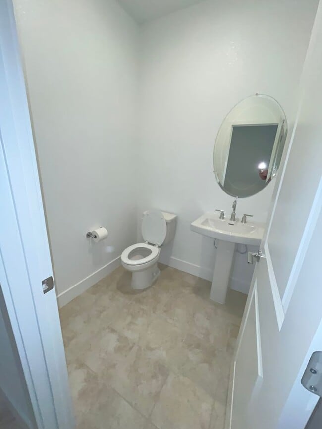 Building Photo - 4 BR, 2.5 Ba, 2262SF, Single Story, Solar ...