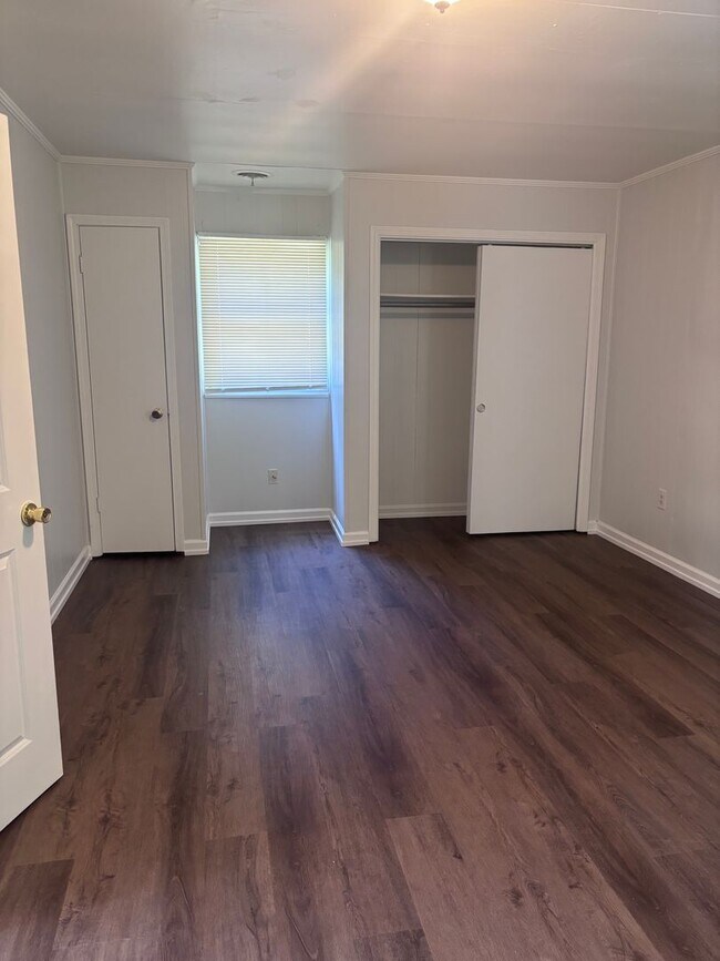 Building Photo - Single-family rental