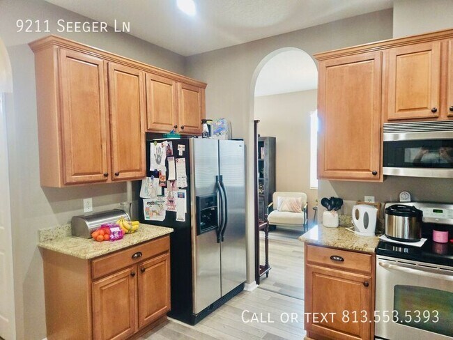 Building Photo - 9211 Seeger Ln