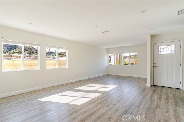 Building Photo - 9920 Pinewood Ave