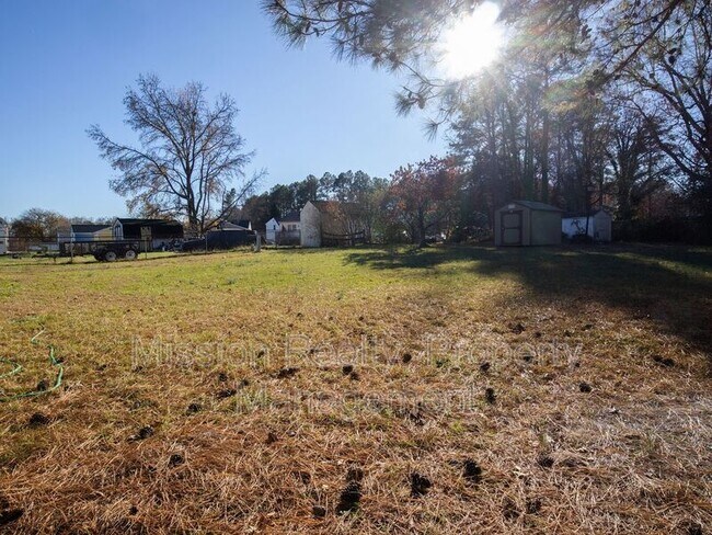 Building Photo - 7412 Pineleaf Dr