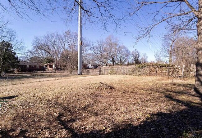 Building Photo - 215 Silver Springs Cir SW