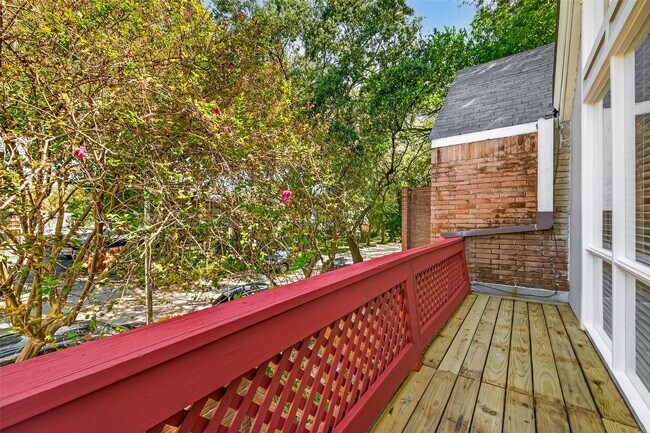 Building Photo - 615 Kipling St