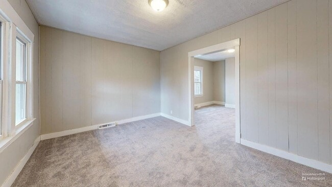 Building Photo - Stockyards Area - 2 Bedrooms - Single Fami...