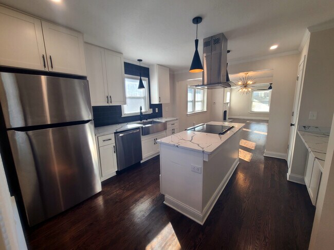 Building Photo - 5511 Lydia Ave