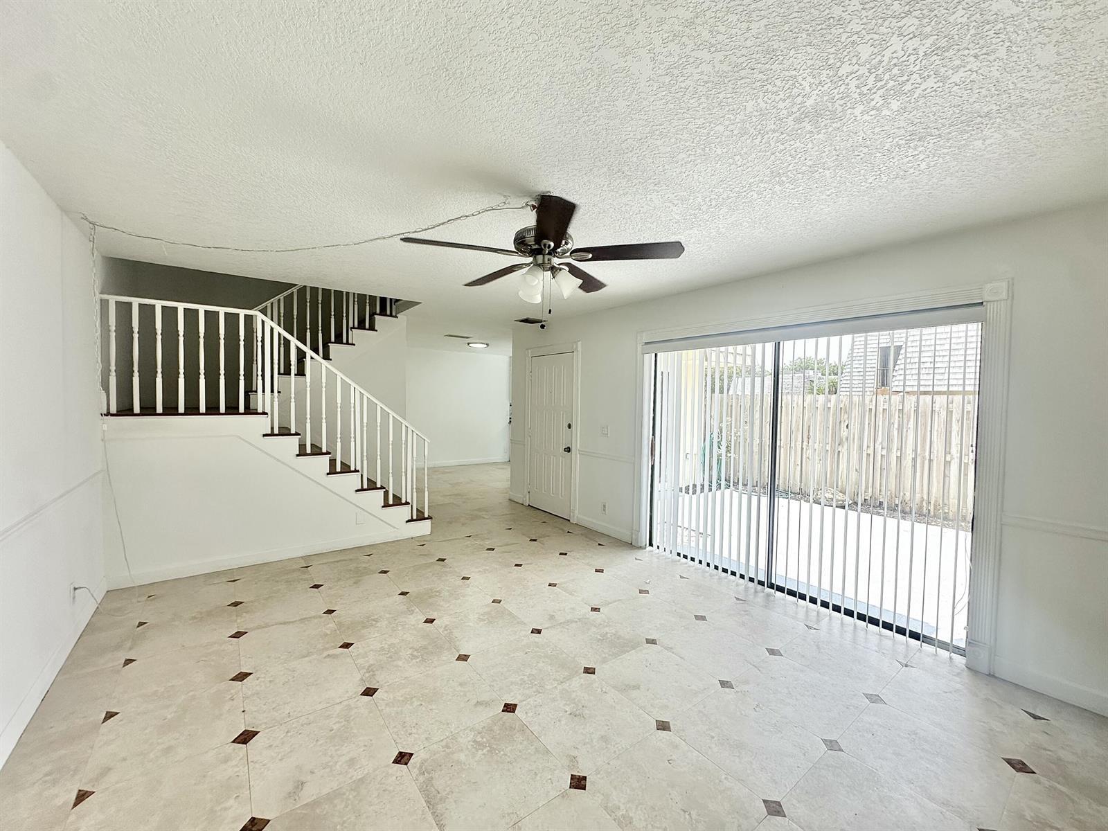 Building Photo - 173 Lake Arbor Dr