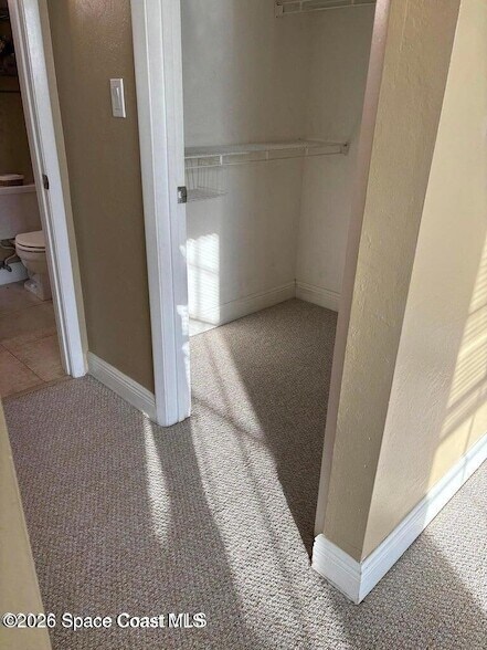 Building Photo - 1801 Island Club Dr