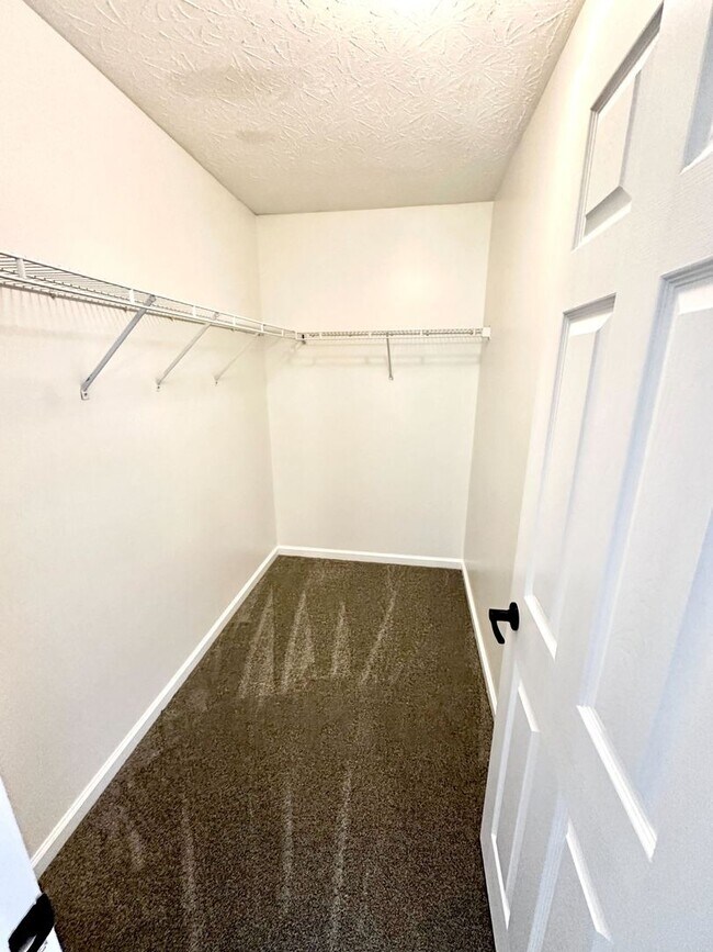 Building Photo - 118 Seattle Slew St