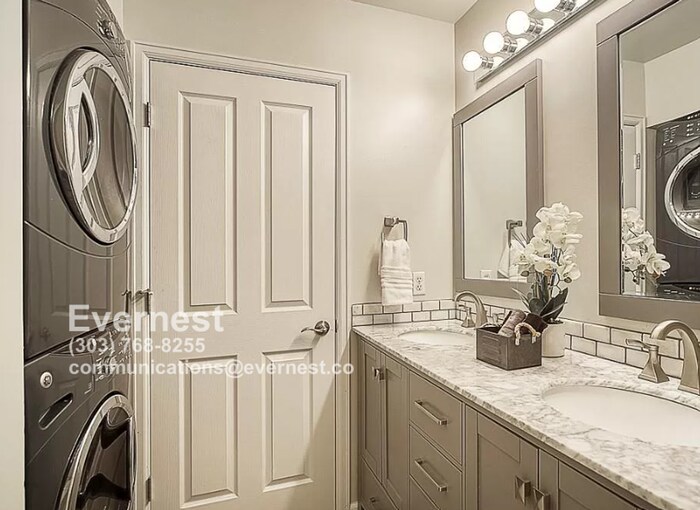 Building Photo - 1555 California St