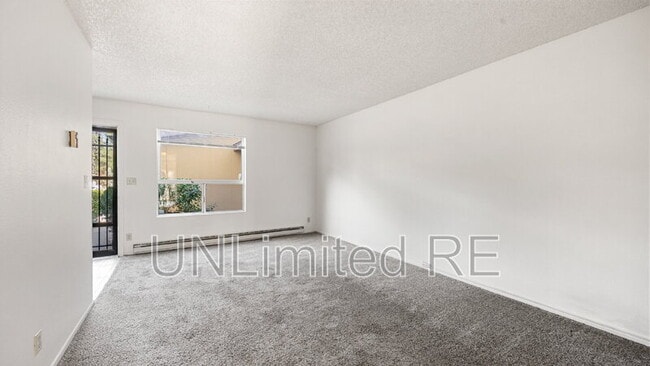 Building Photo - 1637 Canada Crescent