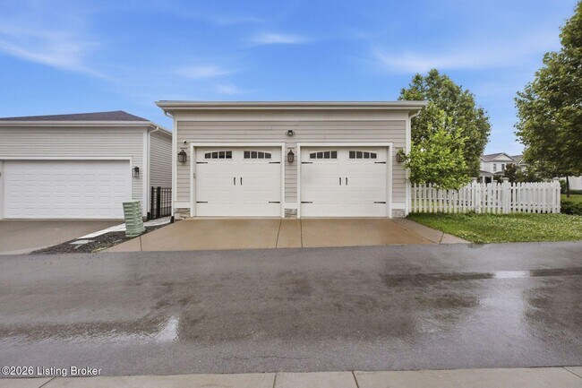 Building Photo - 6300 Mistflower Cir