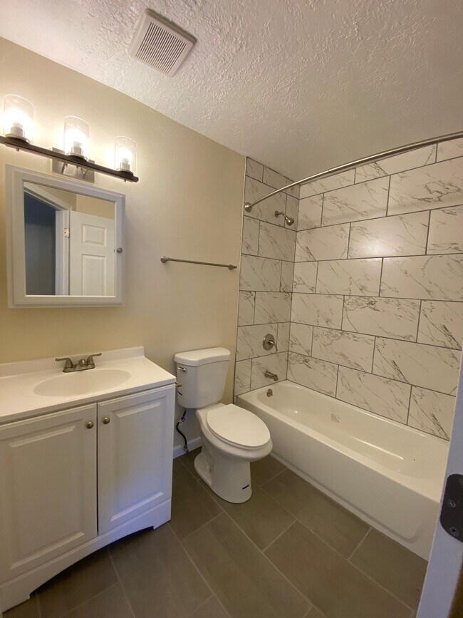 Floorplan - CRESTWOOD APARTMENTS