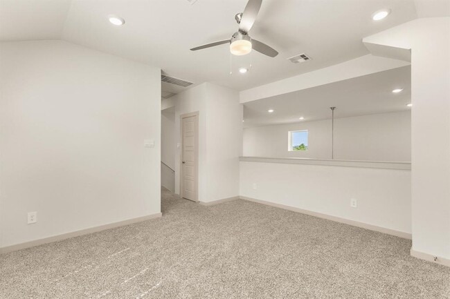 Building Photo - 140 New Hvn St