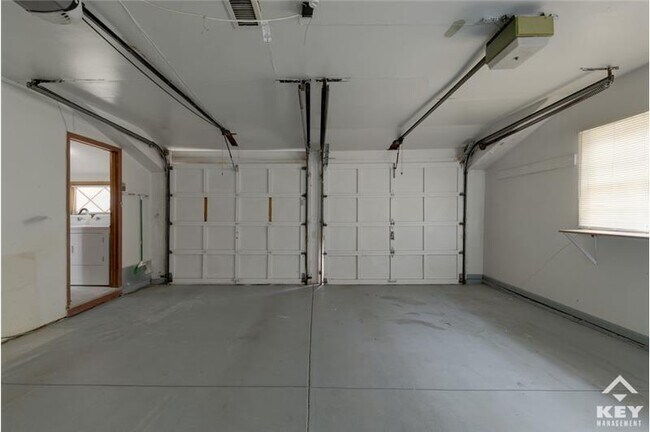 Building Photo - 1143 Patricia St