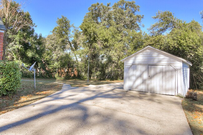 Building Photo - 2631 Oakland Ave