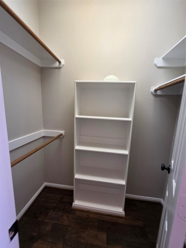 Building Photo - 536 Mannington Ln
