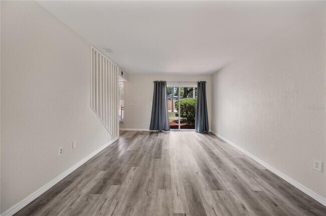 Building Photo - 1836 N Crystal Lake Dr
