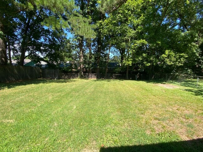 Building Photo - 4060 Stowe St