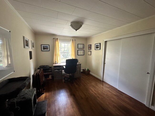 Fourth bedroom set up as office space - 1138 Western Ave