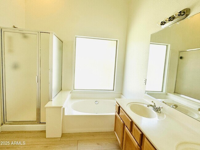 Building Photo - 7472 W Potter Dr