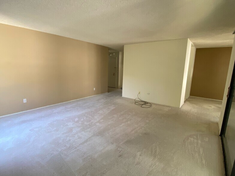 Building Photo - 4 Admiral Dr