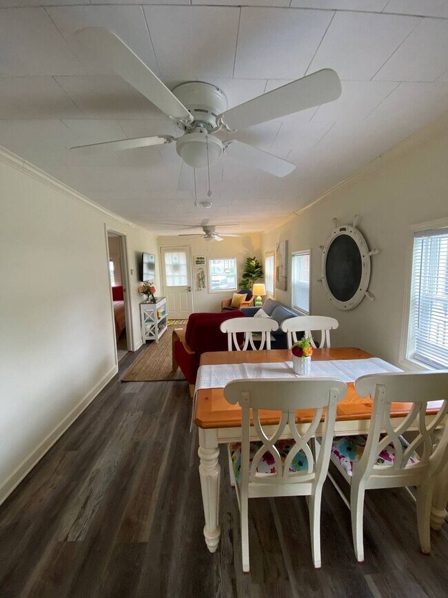 Building Photo - Charming 2BR Cottage on Lake in Niles
