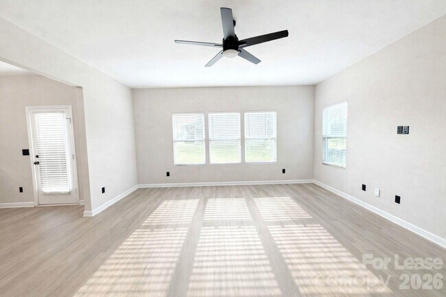 Building Photo - 12881 Clydesdale Dr