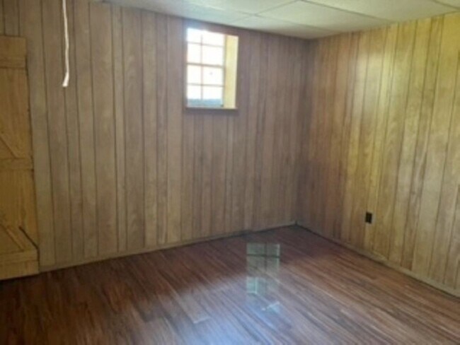 Building Photo - 3 Bedroom, 2 Bath home.