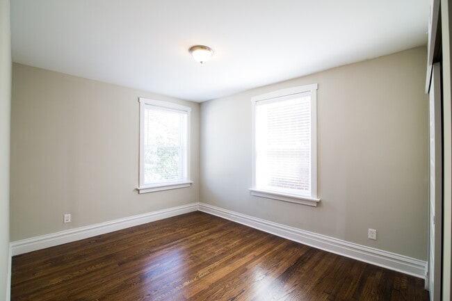 Building Photo - 3116 Lackland Ave