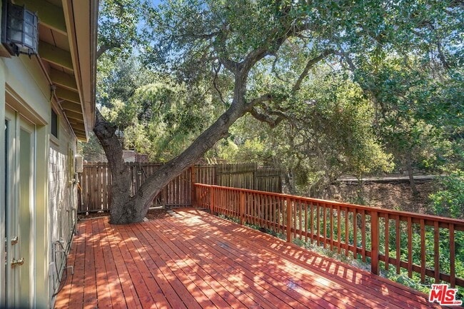 Building Photo - 21652 Encina Rd