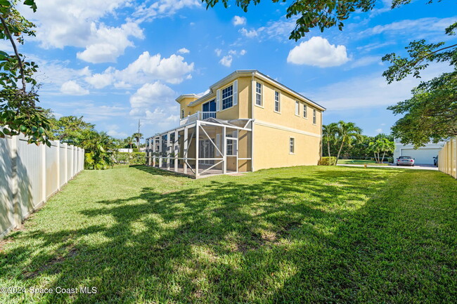 Building Photo - 120 Plano Court