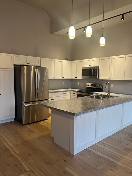 Building Photo - 120 5th Ave N