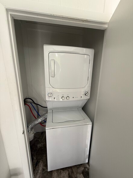 Building Photo - 2315 Carroll Pl