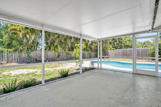 Building Photo - RARELY AVAILABLE!  3BED/2BATH POOL HOME FOR RENT-SARASOTA, FL $2995.00
