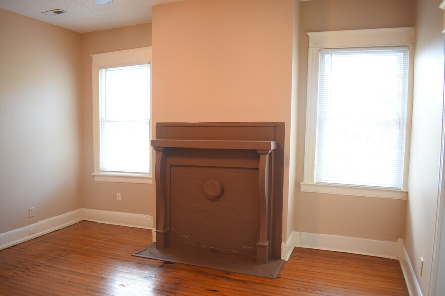 Building Photo - 417 N 5th Ave