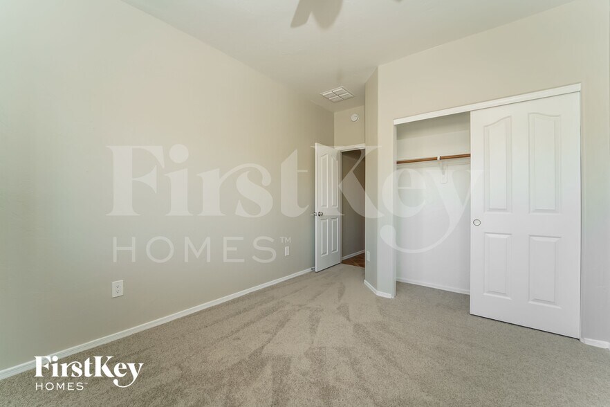 Building Photo - 5705 W Cortaro Crossing Dr