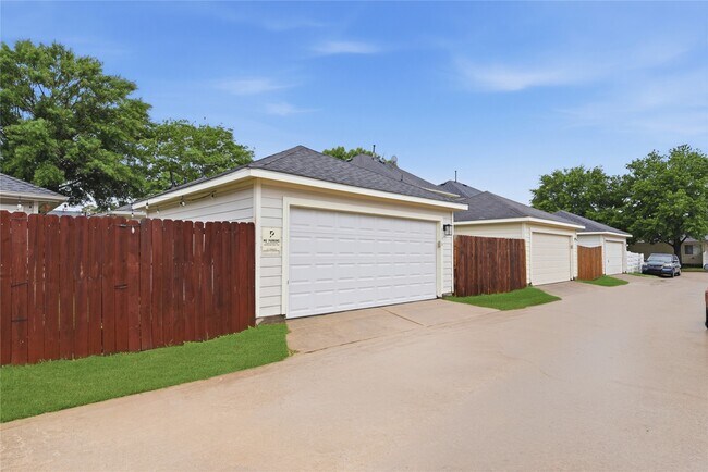 Building Photo - 6136 Lone Prairie Way