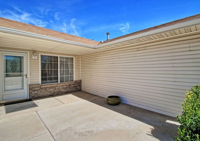 Building Photo - 850 Henry Cir