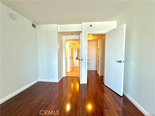 Building Photo - 525 E Seaside Way