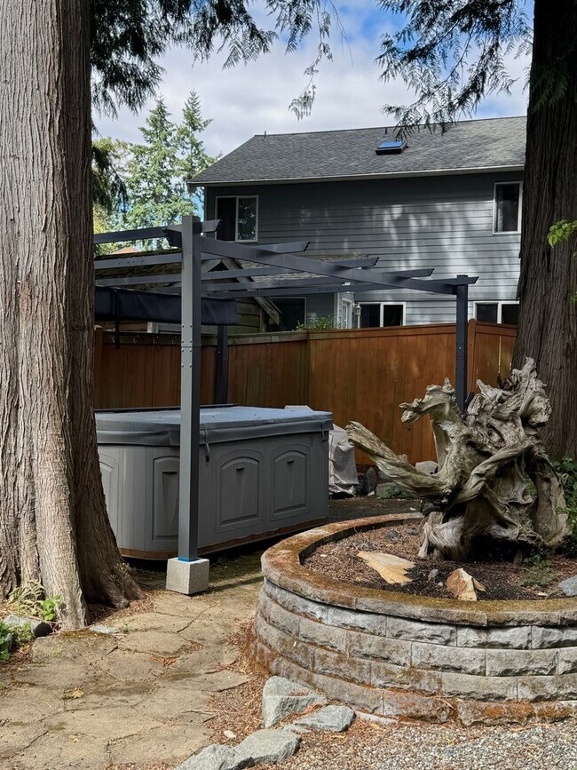 Building Photo - 12726 Plateau Cir NW