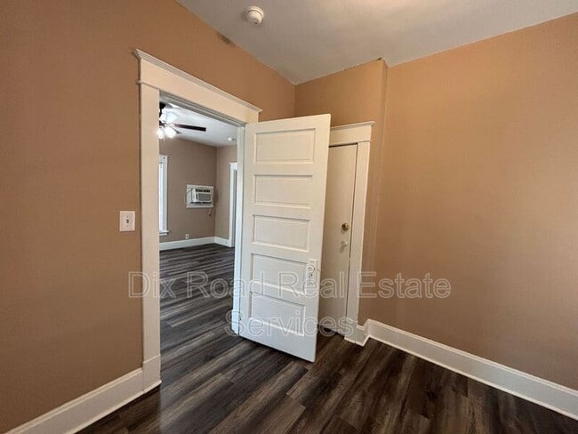 Building Photo - 708 Elwood St