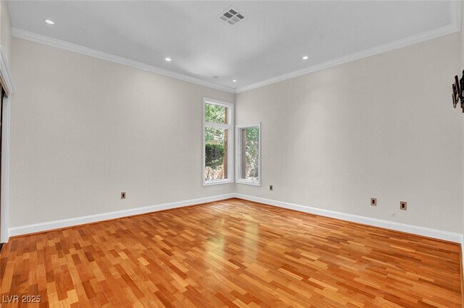 Building Photo - 9005 Opus Dr