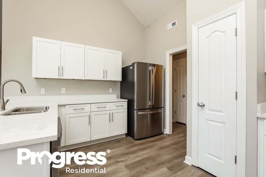Building Photo - 3411 Belle Chase Dr