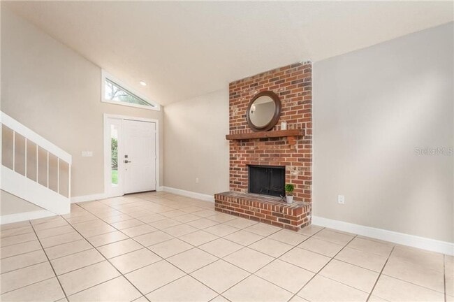 Building Photo - 6 WEEKS FREE -  Beautiful remodeled 2 Bed ...