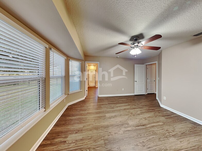 Building Photo - 12618 Wooded Bluff Ct