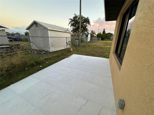 Building Photo - 1775 Glenway Ct