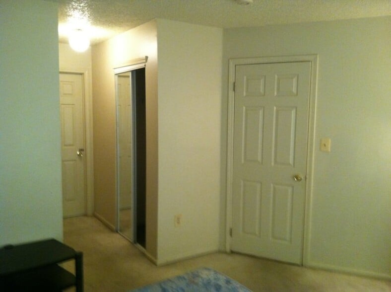 Building Photo - 274 Matthews Drive