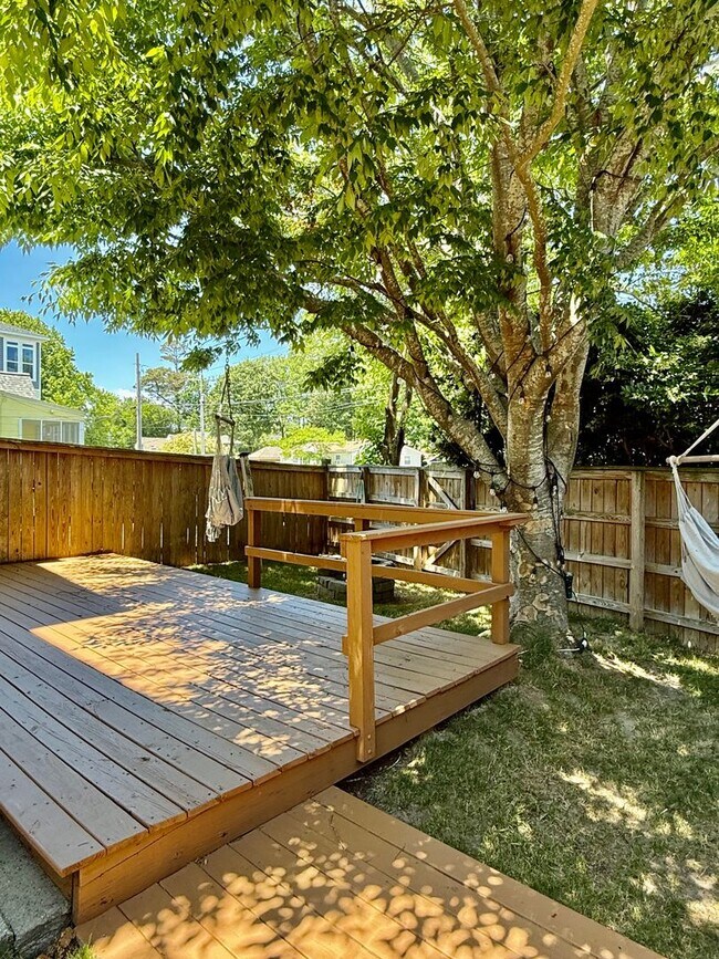 Building Photo - 3BD/3.5 Condo with Garage & Backyard in Shadowlawn! Blocks to the Beach! AVAILABLE NOW!