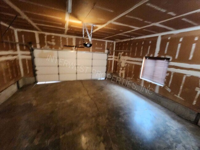 Building Photo - *1/2 OFF 1ST MONTH'S RENT PROMO* 3 Bd that Features Master on the Main with Fenced Yard, 2 Car Ga...