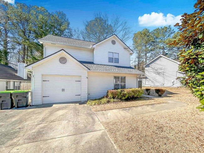 Building Photo - Charming 3 BR/2.5BA Two Story Home in Mari...